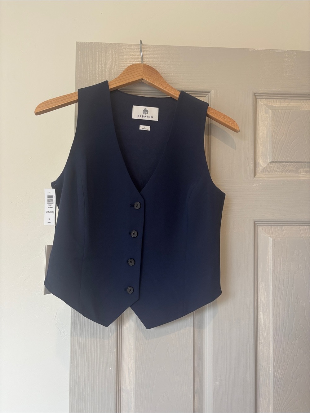 Aritzia Babaton Women’s Navy Buttoned Vest